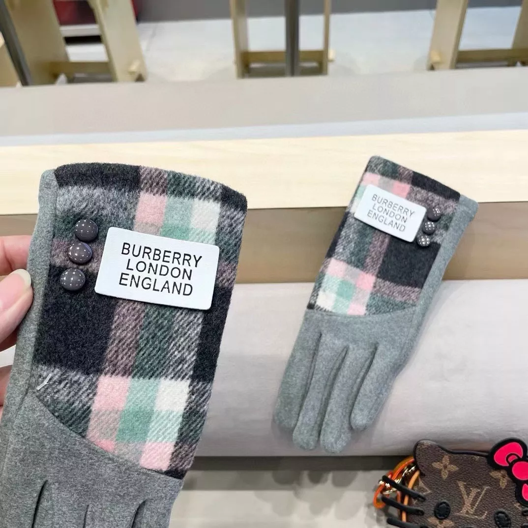 Elegant 930 Burberry Gloves