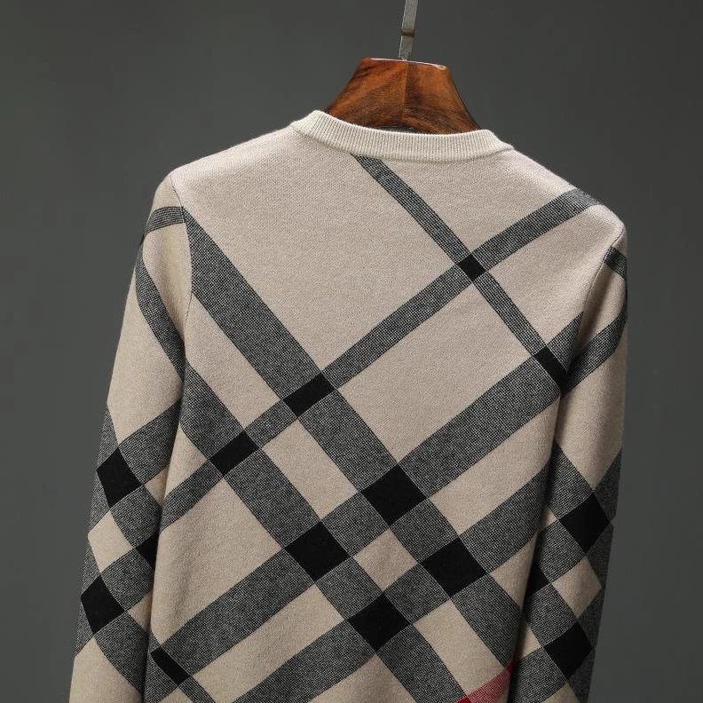 Elegant 9335 Burberry Fashion Sweaters Long Sleeved For Men
