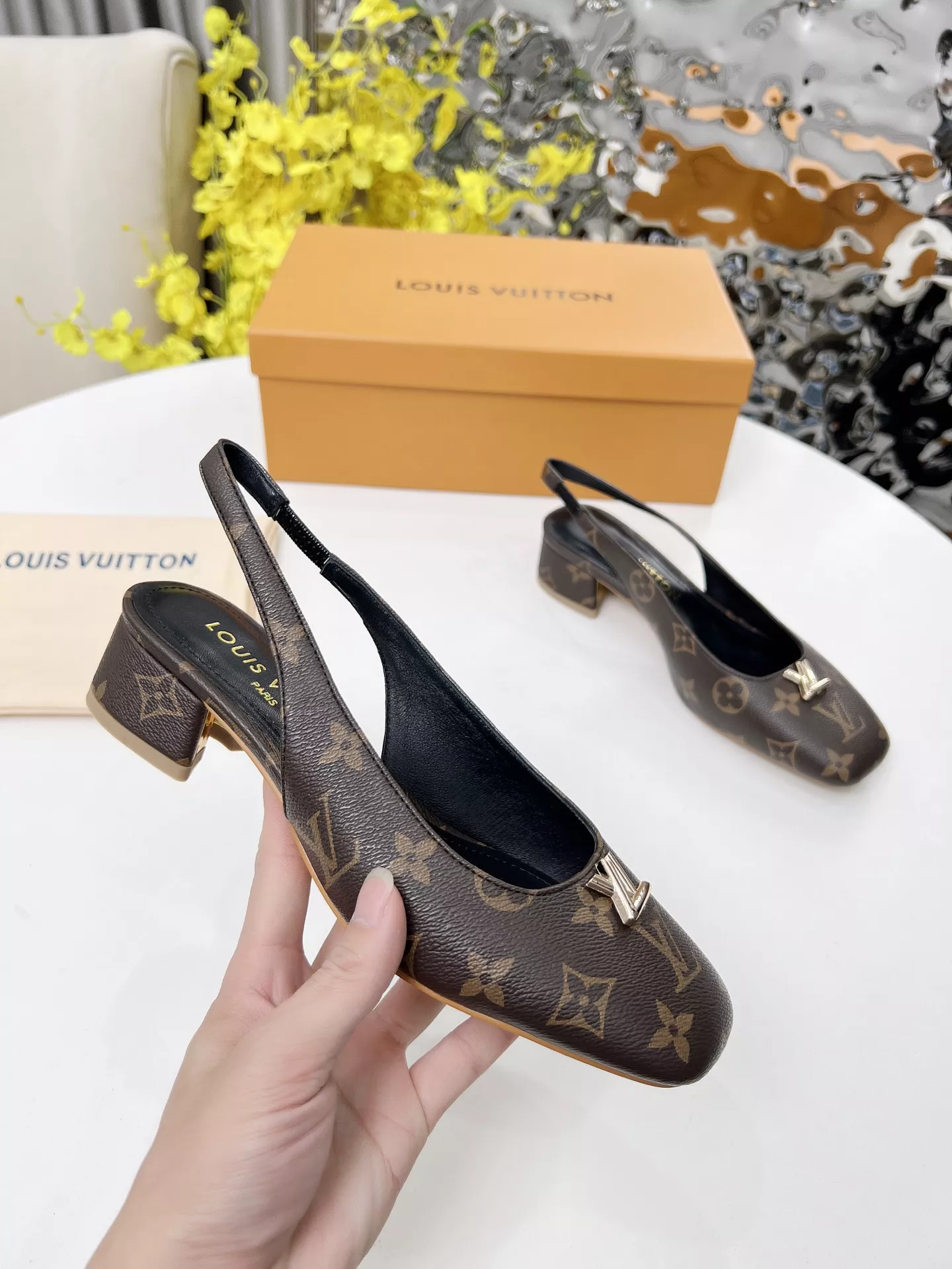 Elegant 9338 Louis Vuitton Sandal For Women