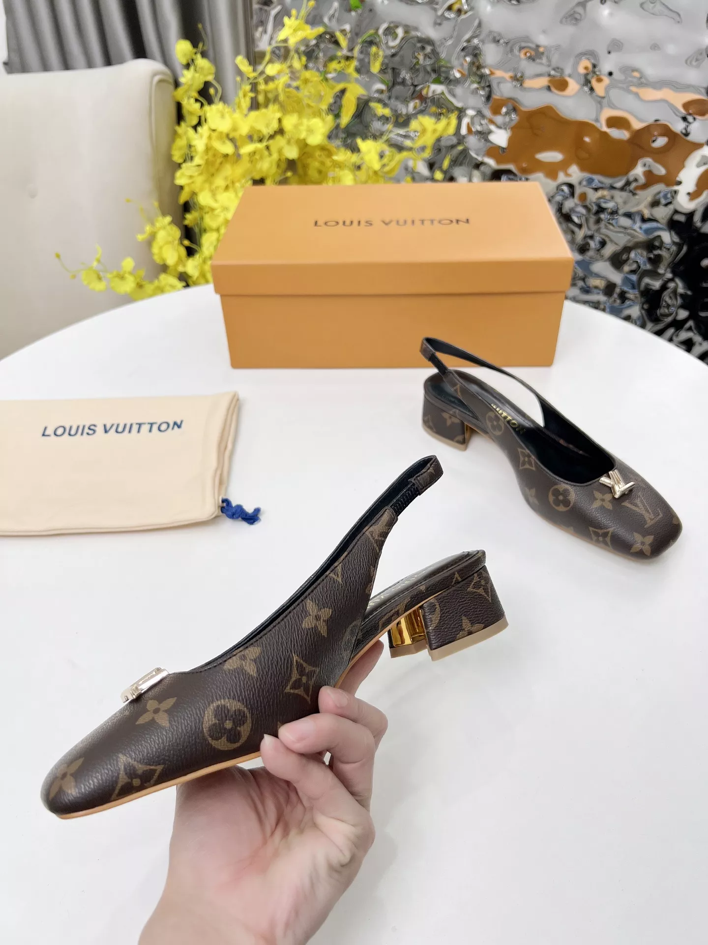Elegant 9338 Louis Vuitton Sandal For Women