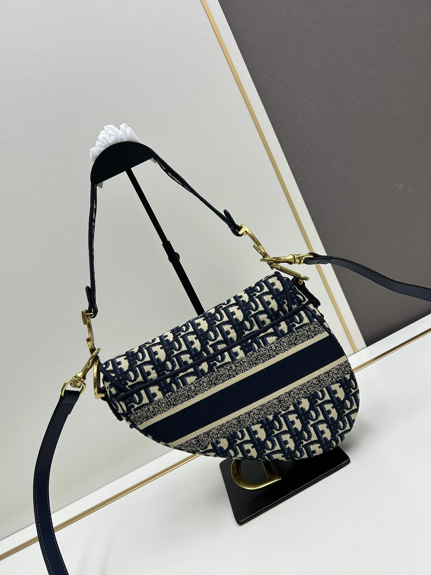 Elegant 9406 Christian Dior AAA Quality Messenger Bags For Women