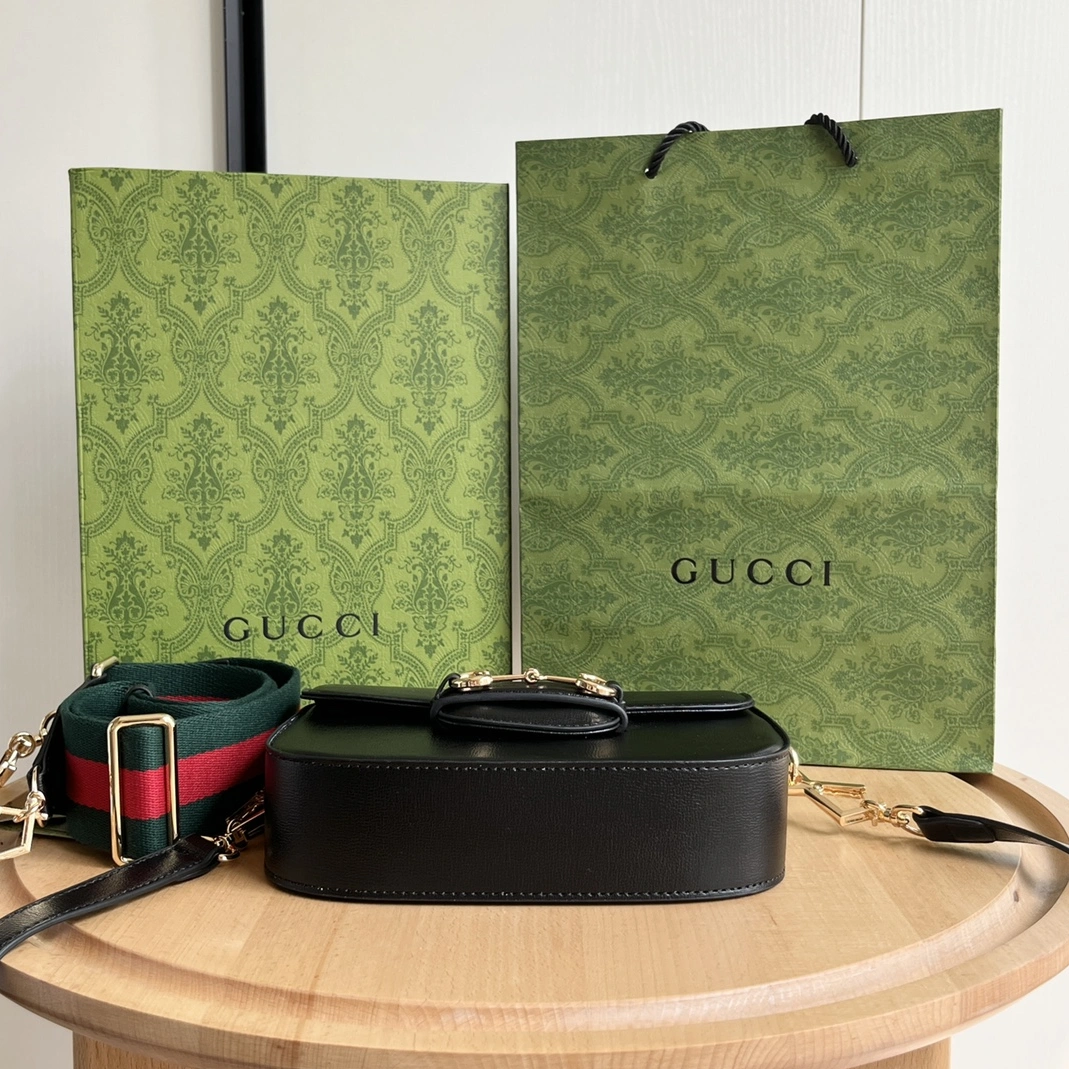 Elegant 9537 Gucci AAA Quality Messenger Bags For Unisex