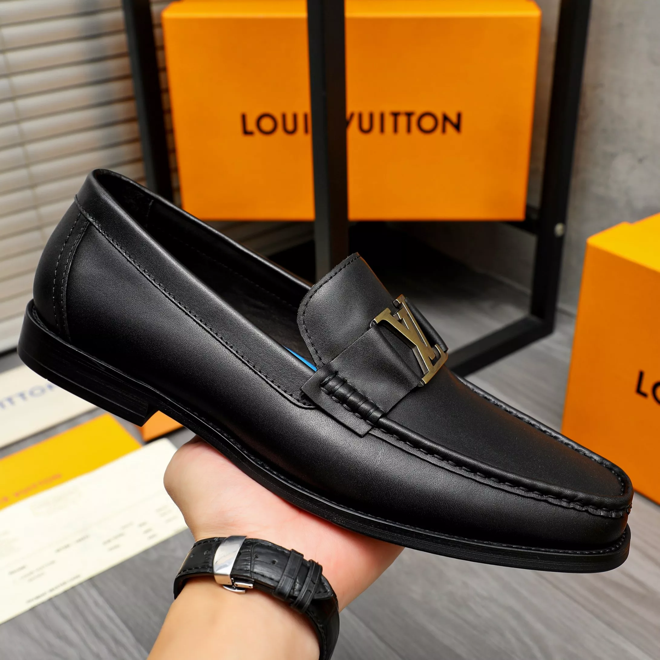 Elegant 9708 Louis Vuitton LV Oxfords Shoes For Men