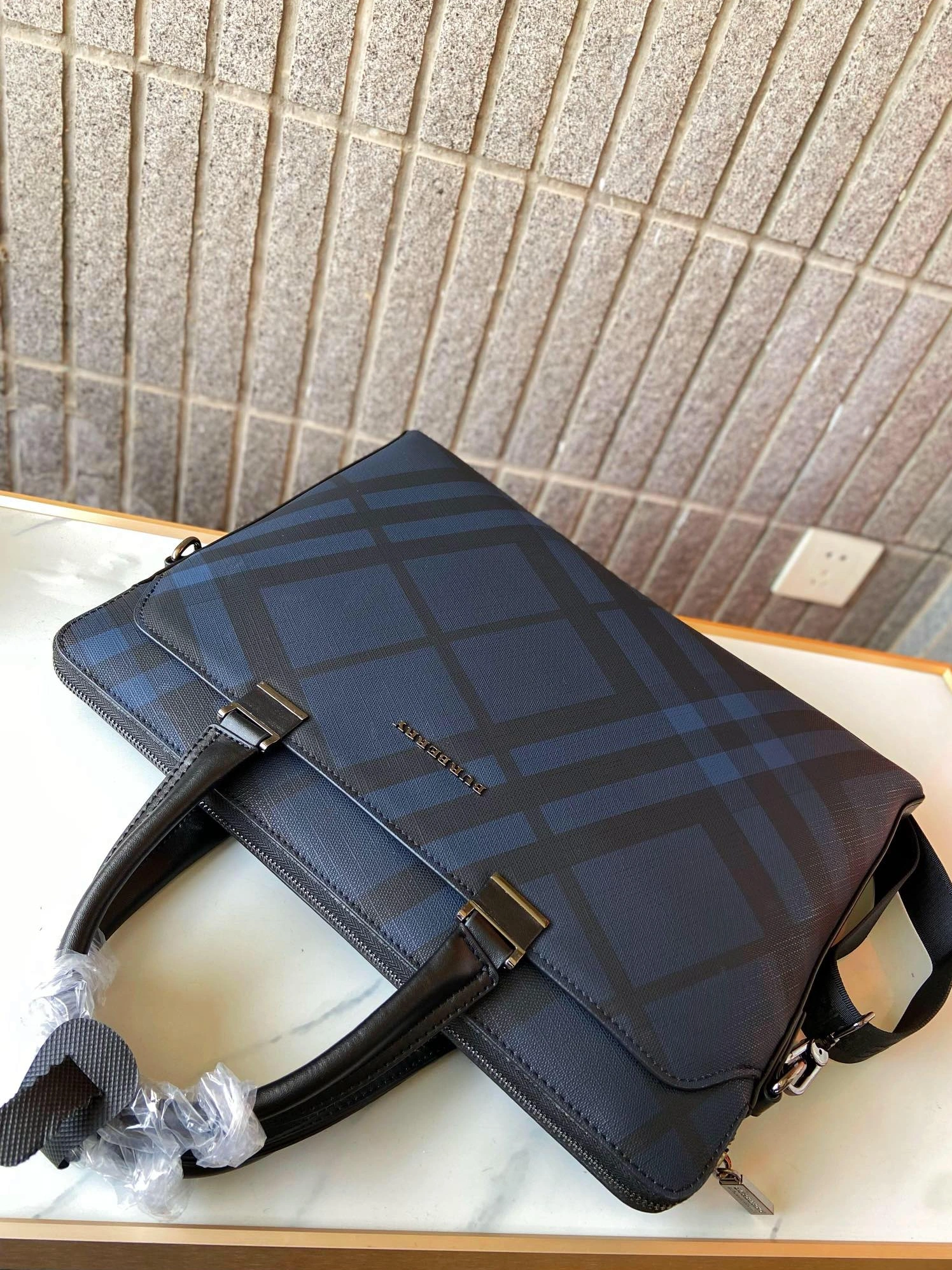 Elegant 9743 Burberry AAA Man Handbags