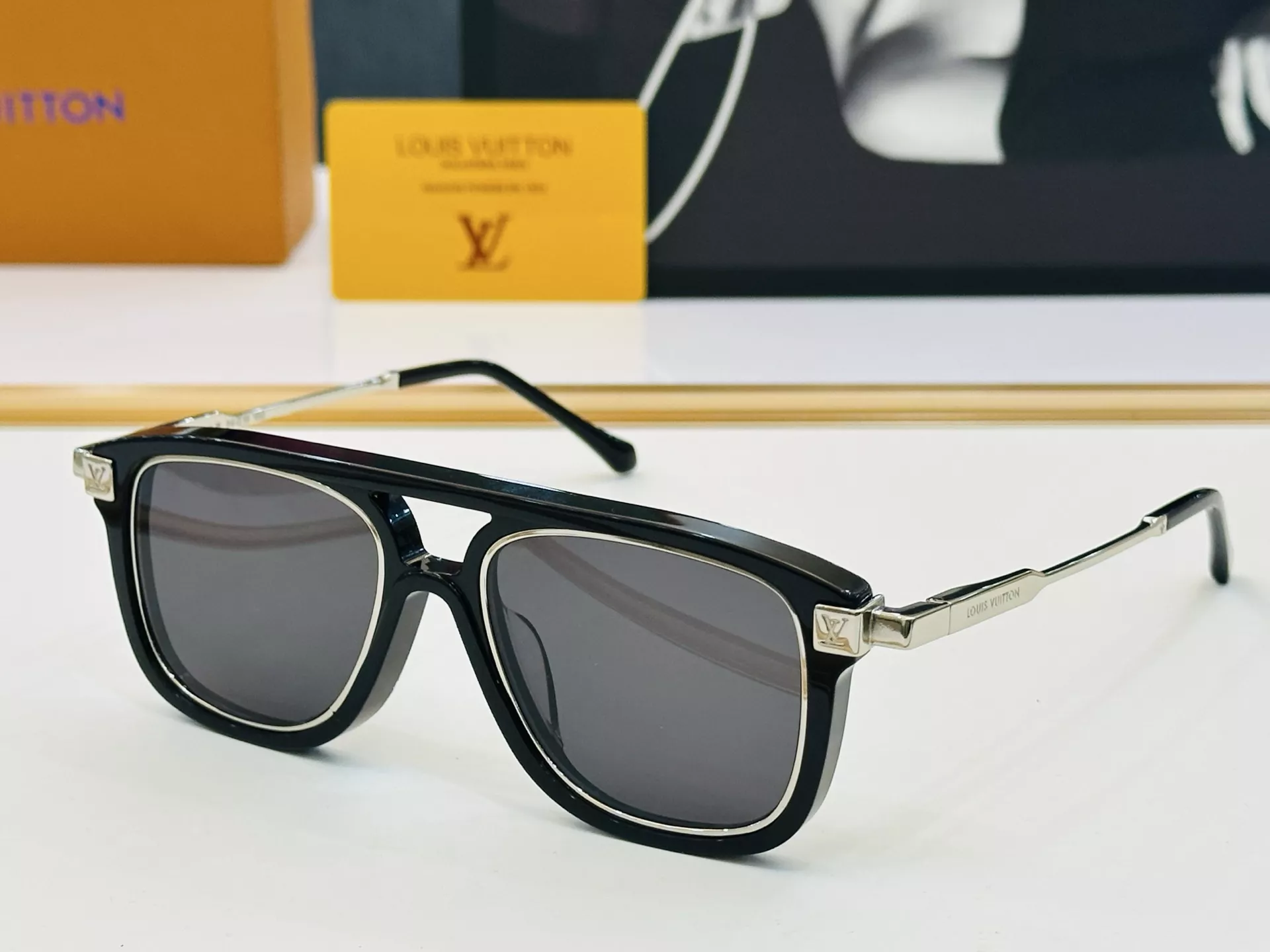 Elegant 9919 Louis Vuitton AAA Quality Sunglasses