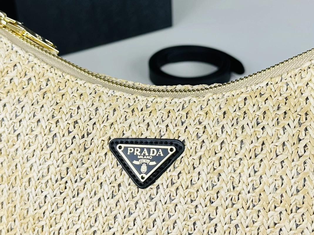 Elegant 9933 Prada AAA Quality Shoulder Bags For Women