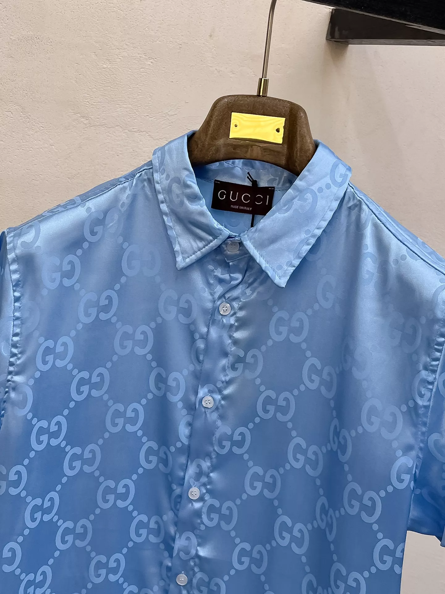 Elegant 9998 Gucci Tracksuits Short Sleeved For Men