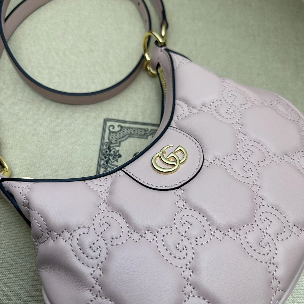 EyeCatching 1011 Gucci AAA Quality Messenger Bags For Women