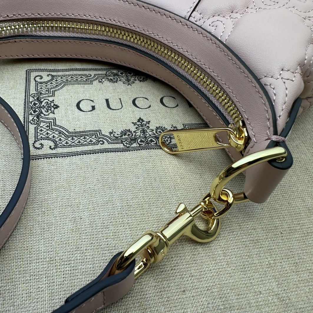 EyeCatching 1011 Gucci AAA Quality Messenger Bags For Women