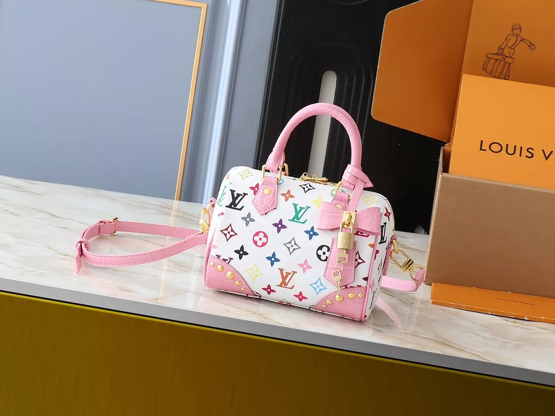 EyeCatching 1026 Louis Vuitton AAA Quality Messenger Bags For Women