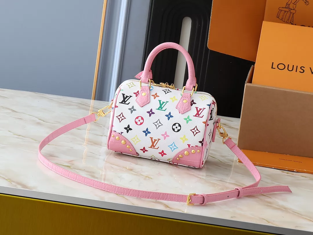EyeCatching 1026 Louis Vuitton AAA Quality Messenger Bags For Women