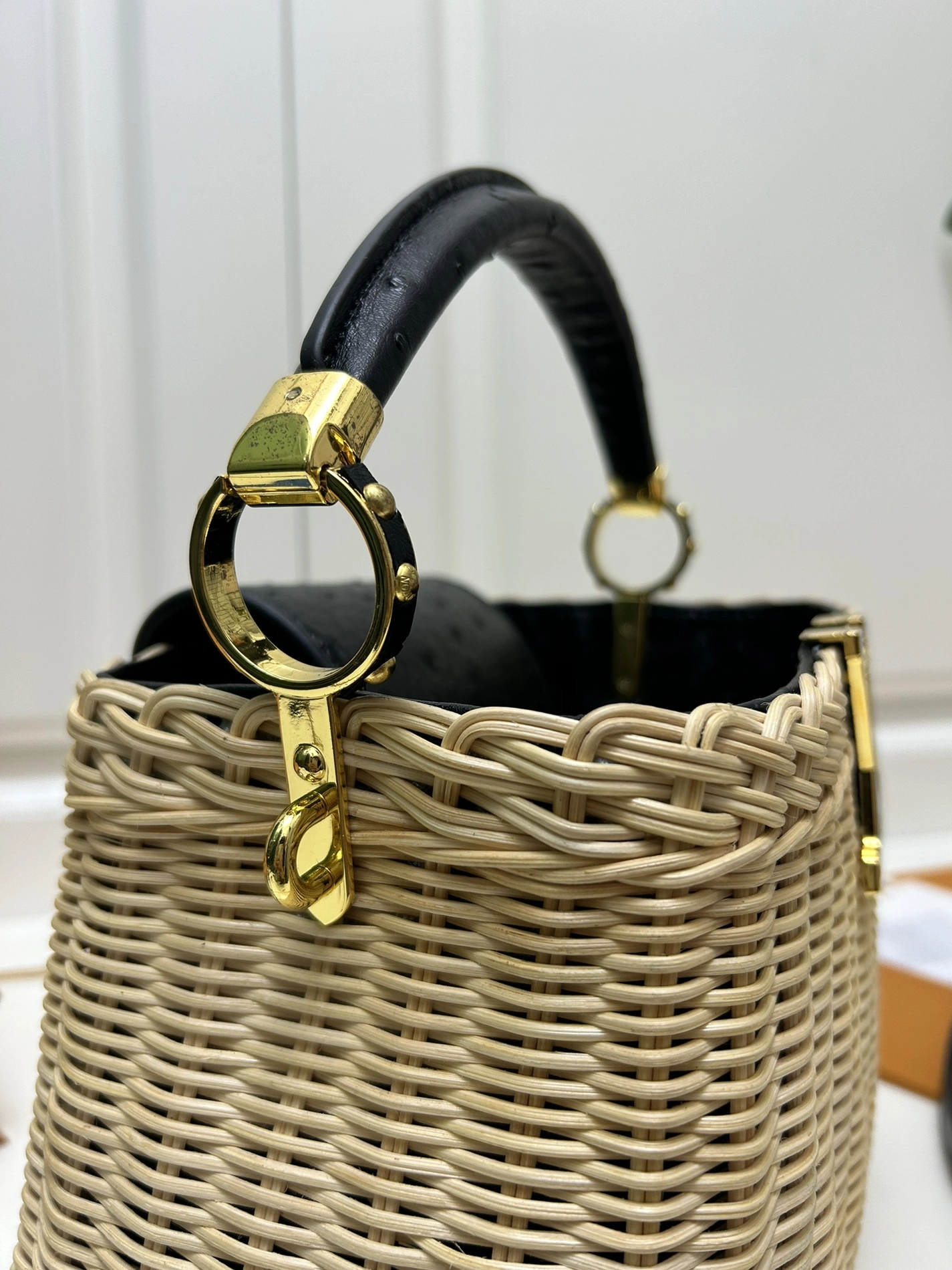 EyeCatching 1099 Louis Vuitton AAA Quality Handbags For Women