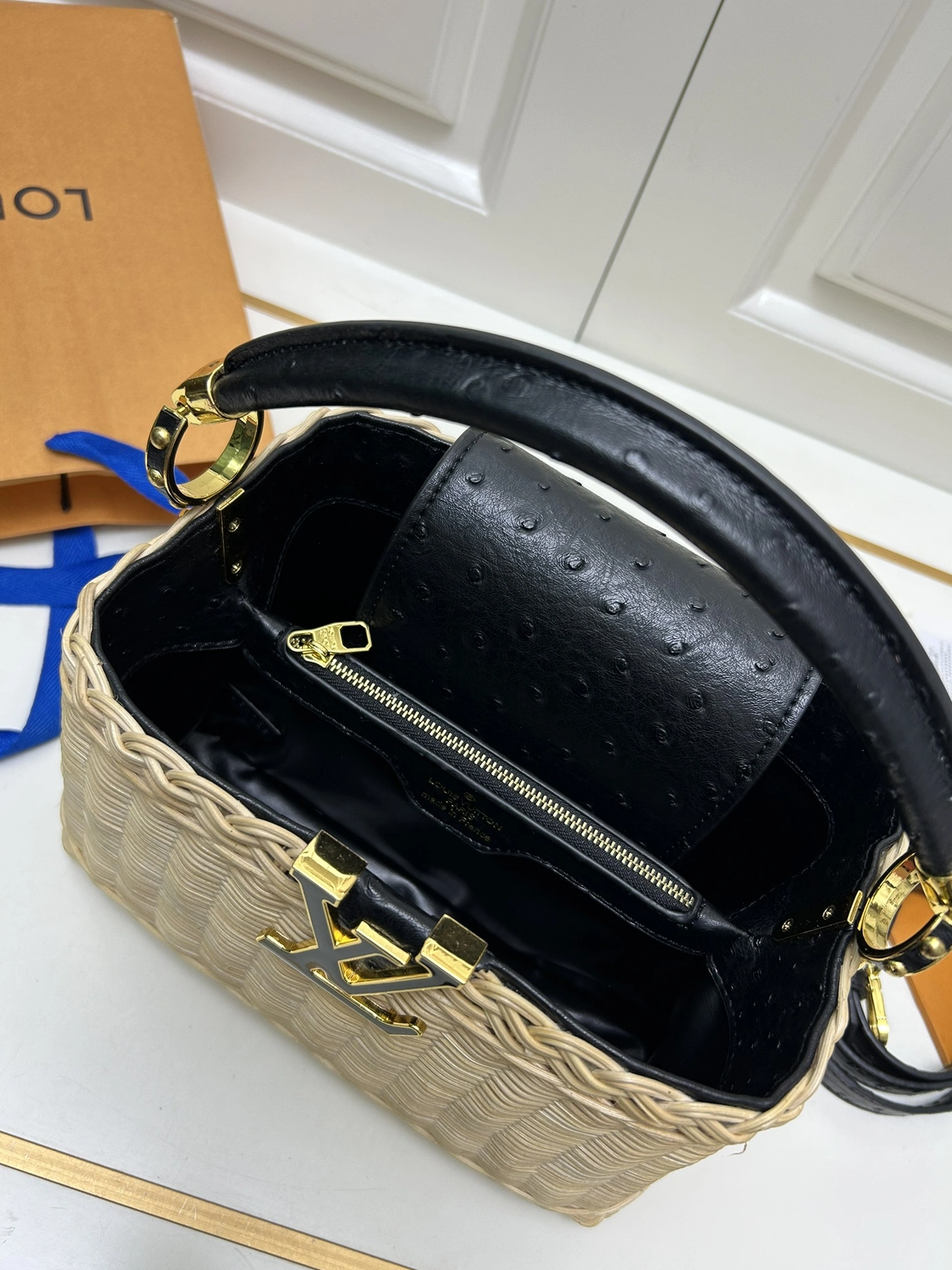 EyeCatching 1099 Louis Vuitton AAA Quality Handbags For Women