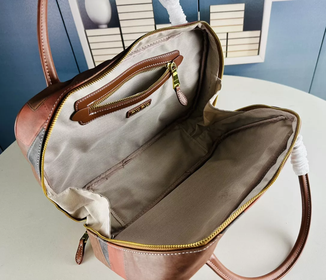 EyeCatching 1194 MIU MIU AAA Quality Handbags For Women