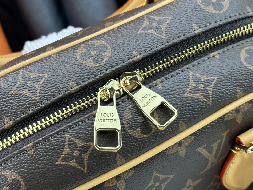 EyeCatching 131 Louis Vuitton AAA Quality Handbags For Women