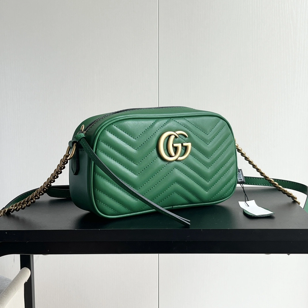 EyeCatching 146 Gucci AAA Quality Messenger Bags For Women