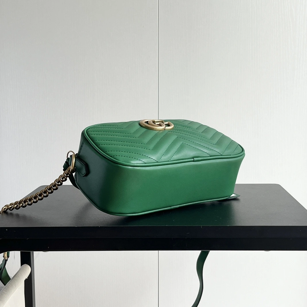 EyeCatching 146 Gucci AAA Quality Messenger Bags For Women