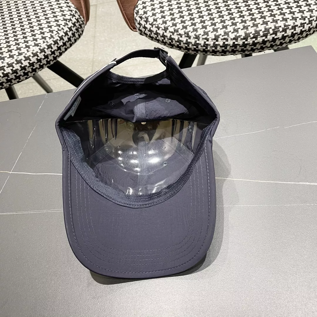 EyeCatching 1530 Prada Caps