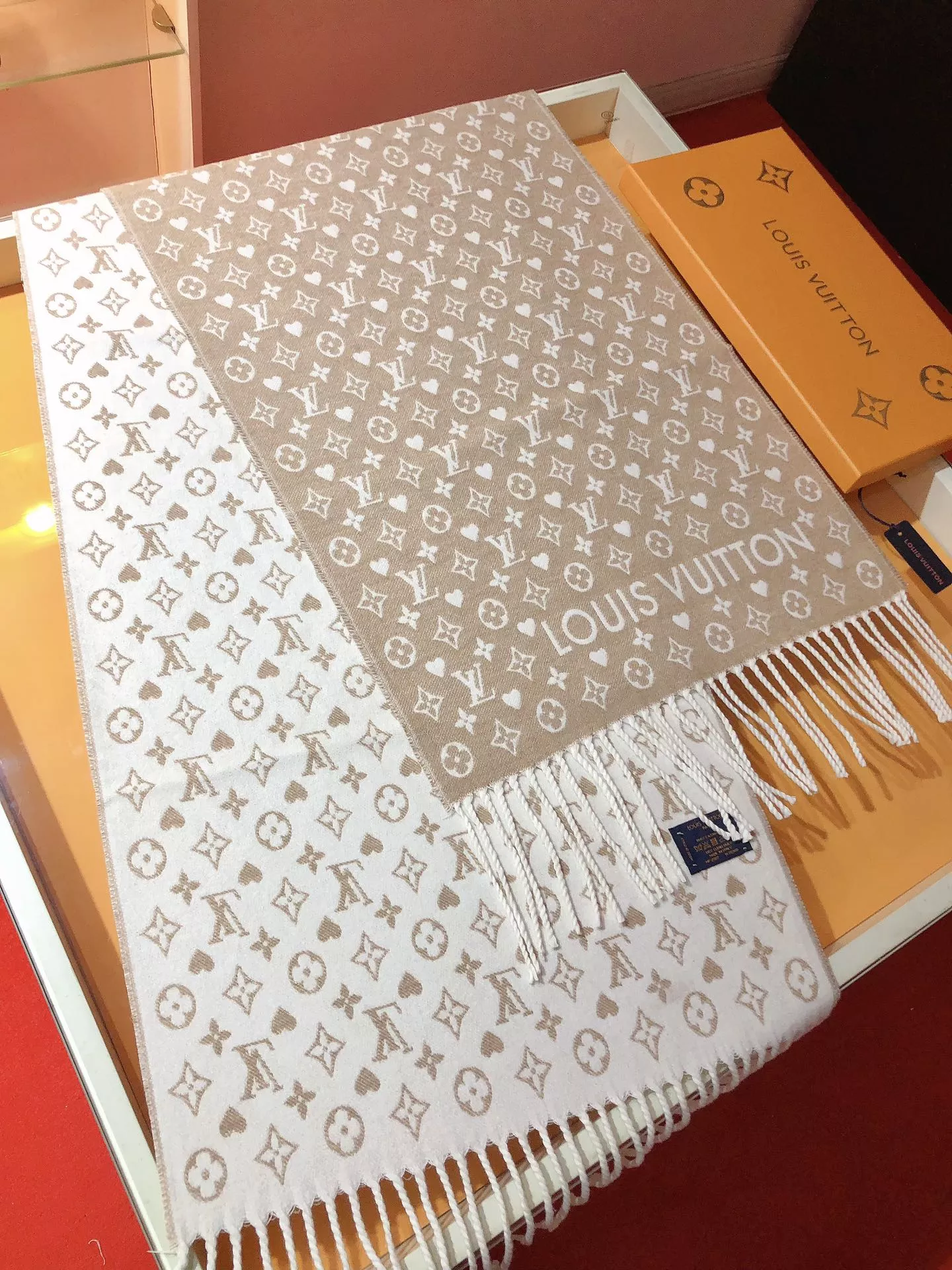 EyeCatching 1803 Louis Vuitton Scarf For Women