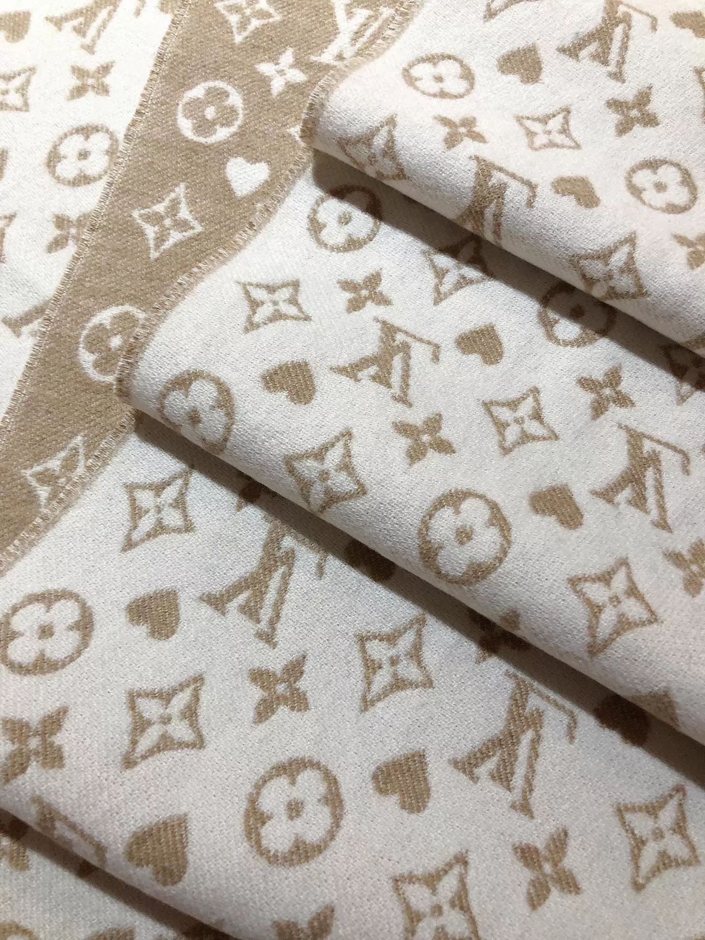 EyeCatching 1803 Louis Vuitton Scarf For Women