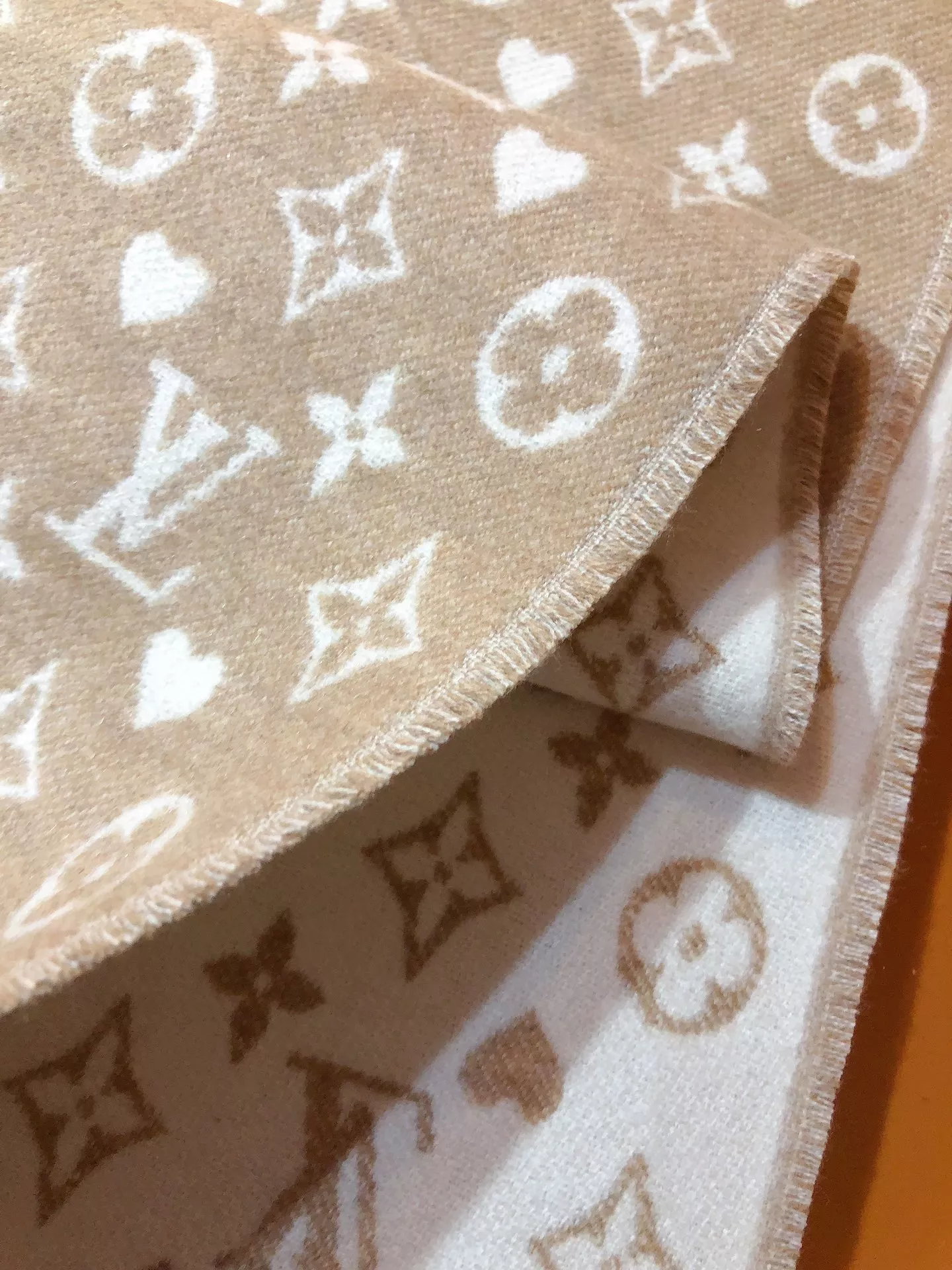 EyeCatching 1803 Louis Vuitton Scarf For Women