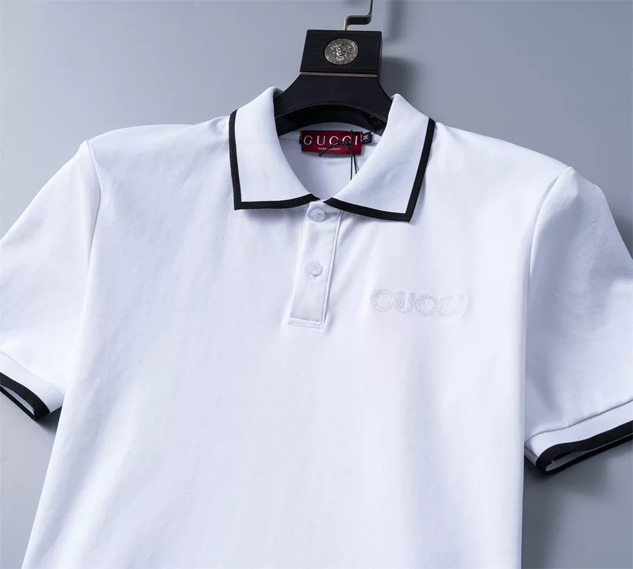 EyeCatching 1807 Gucci Tracksuits Short Sleeved For Men