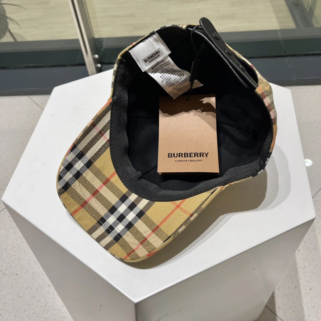 EyeCatching 1833 Burberry Caps