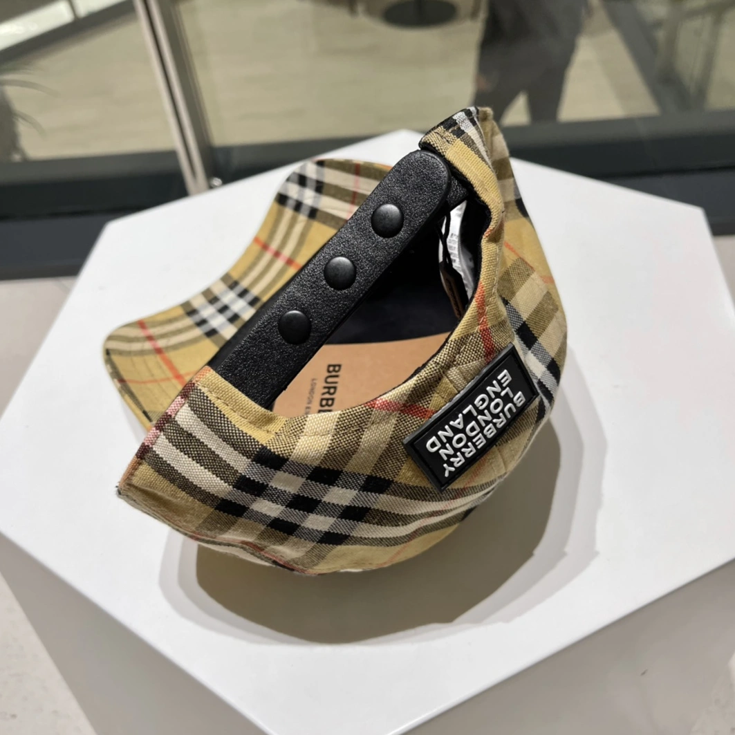 EyeCatching 1833 Burberry Caps