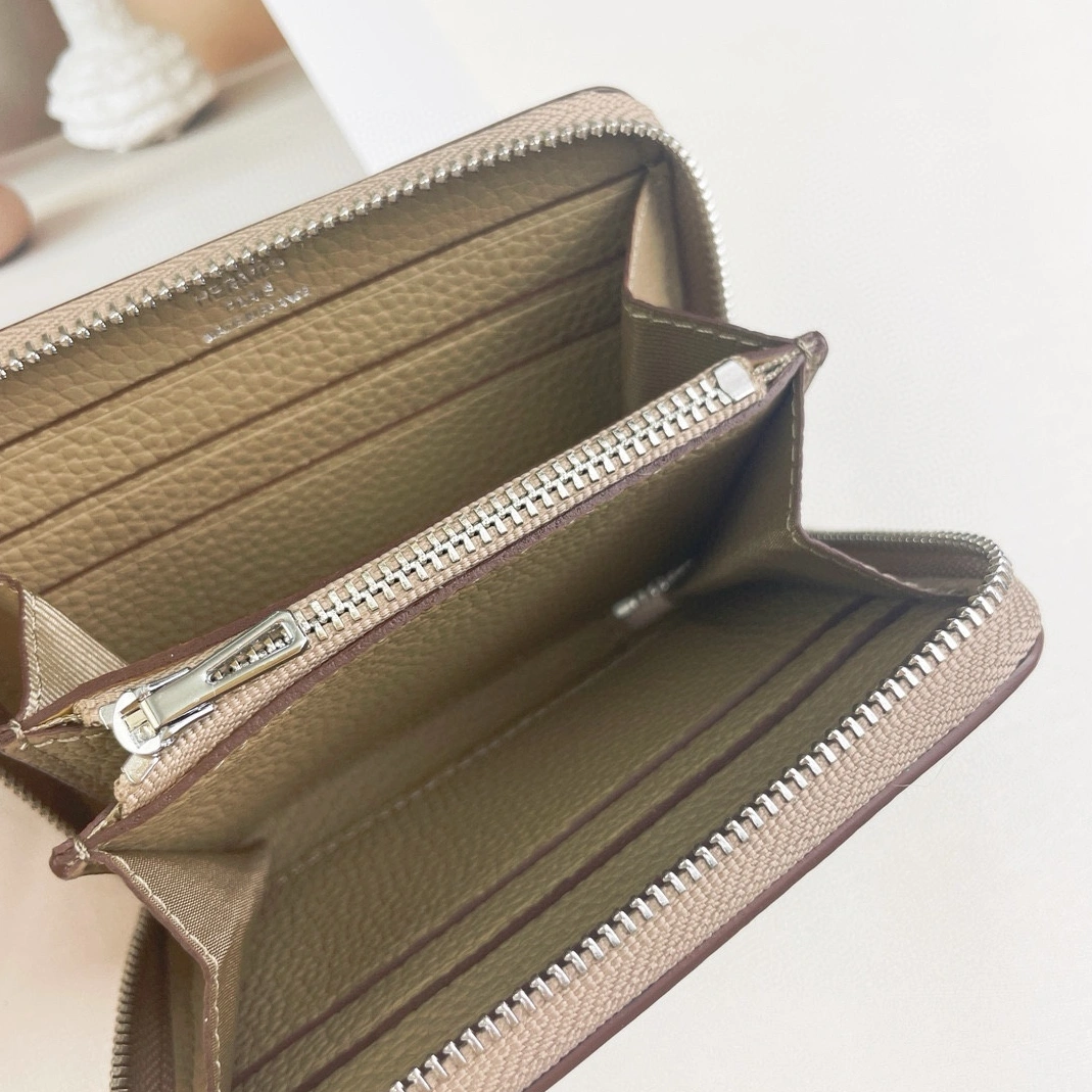 EyeCatching 1923 Hermes Card Case For Women