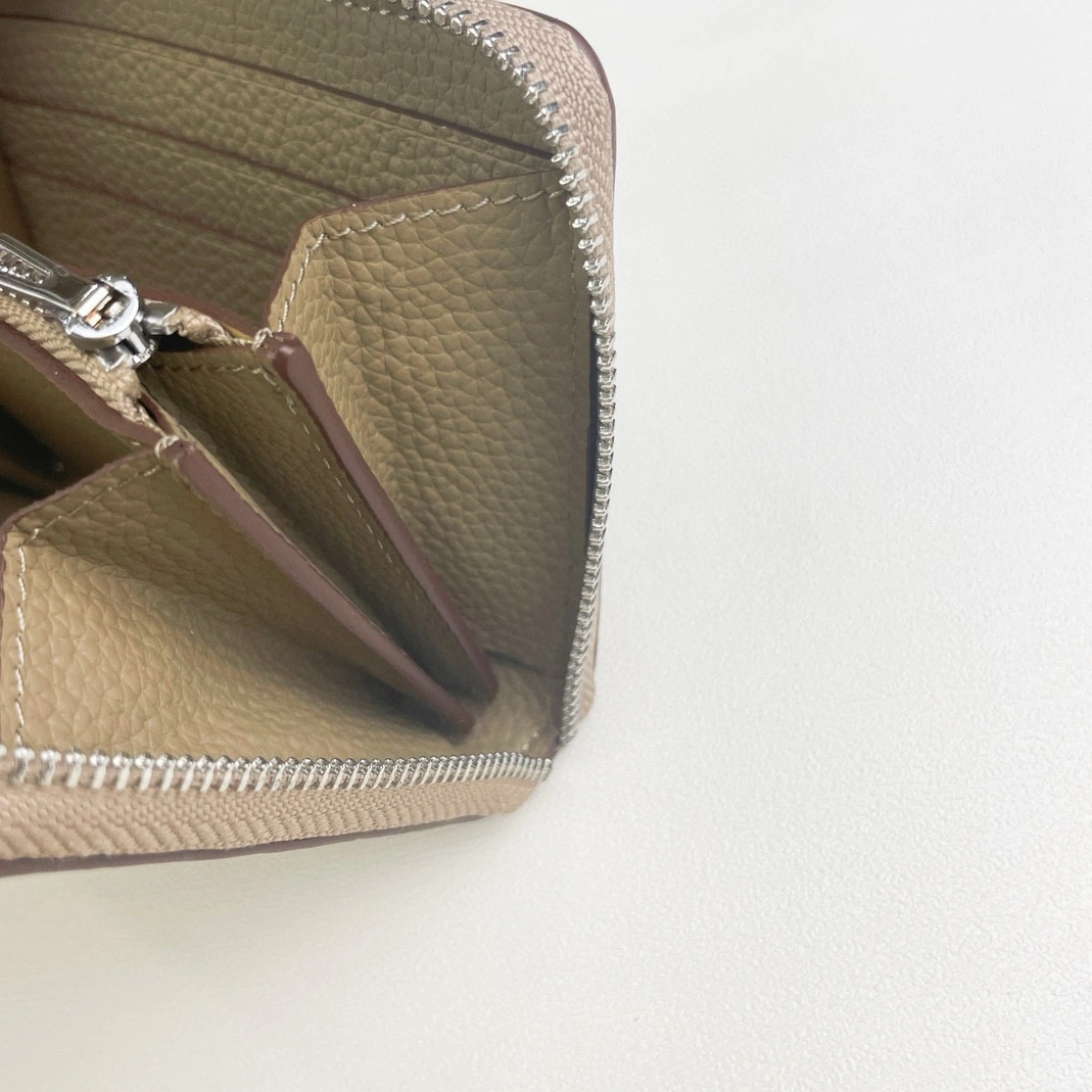 EyeCatching 1923 Hermes Card Case For Women