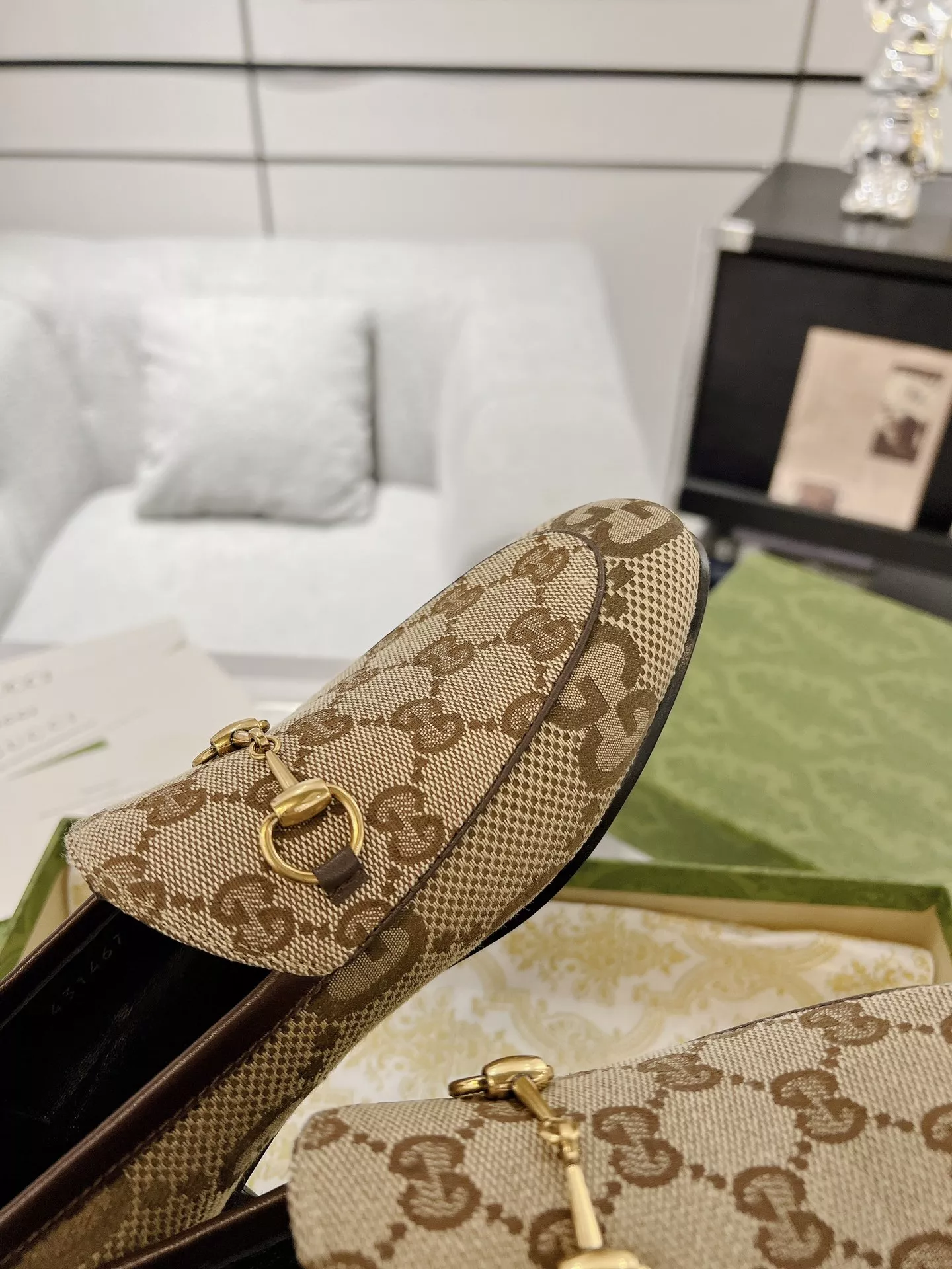 EyeCatching 1955 Gucci Oxfords Shoes For Women
