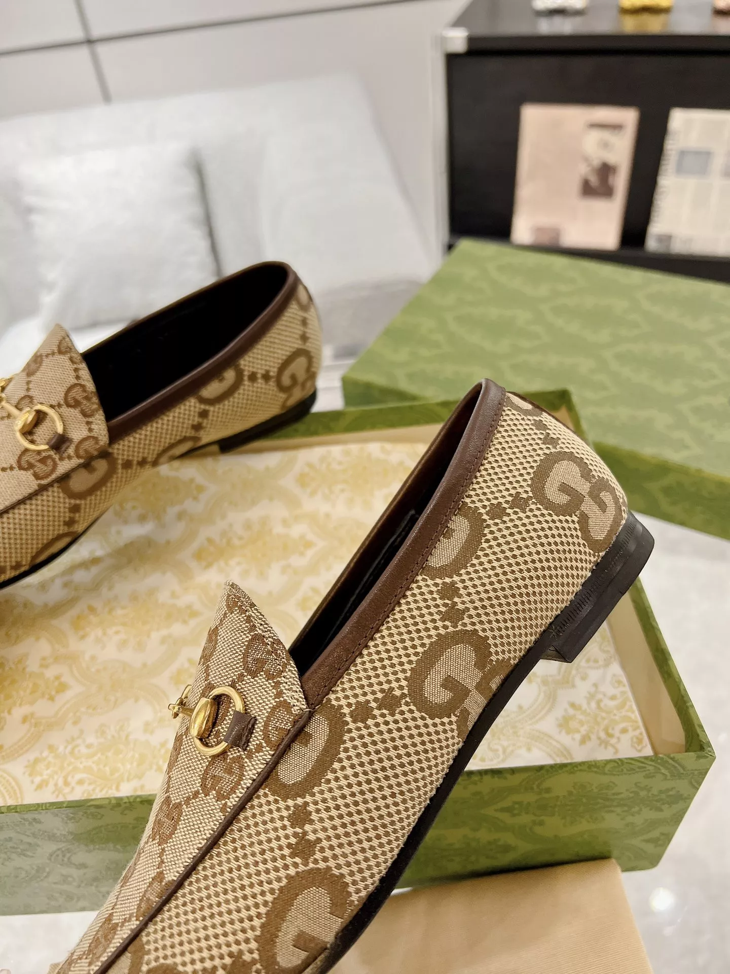 EyeCatching 1955 Gucci Oxfords Shoes For Women