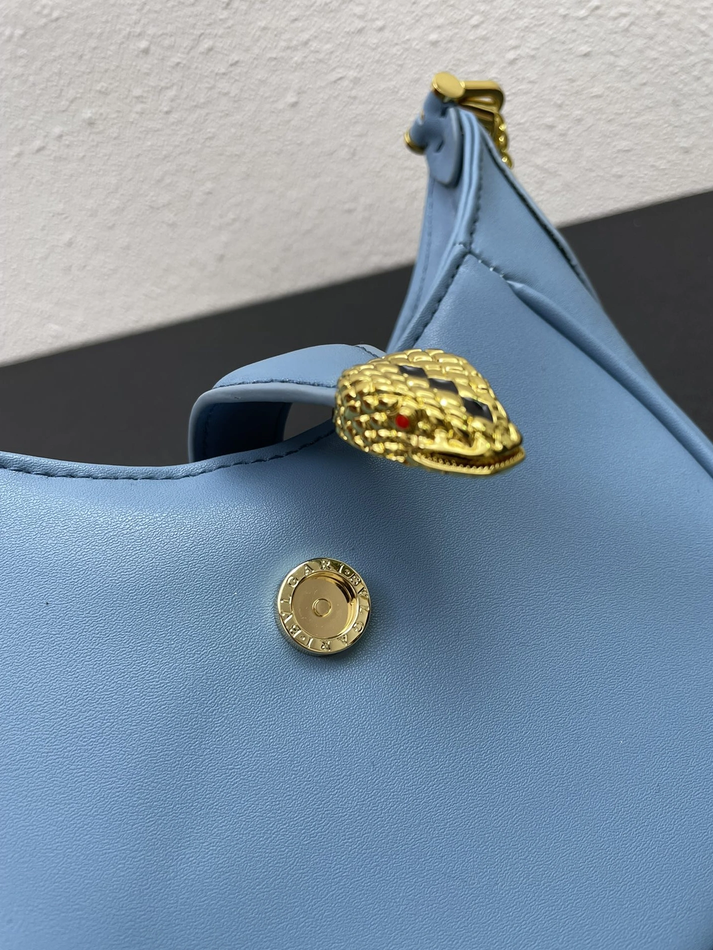 EyeCatching 2138 Bvlgari AAA Quality Messenger Bags For Women