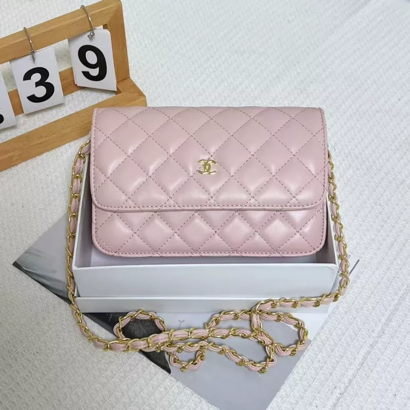 EyeCatching 2163 Chanel Messenger Bags For Women