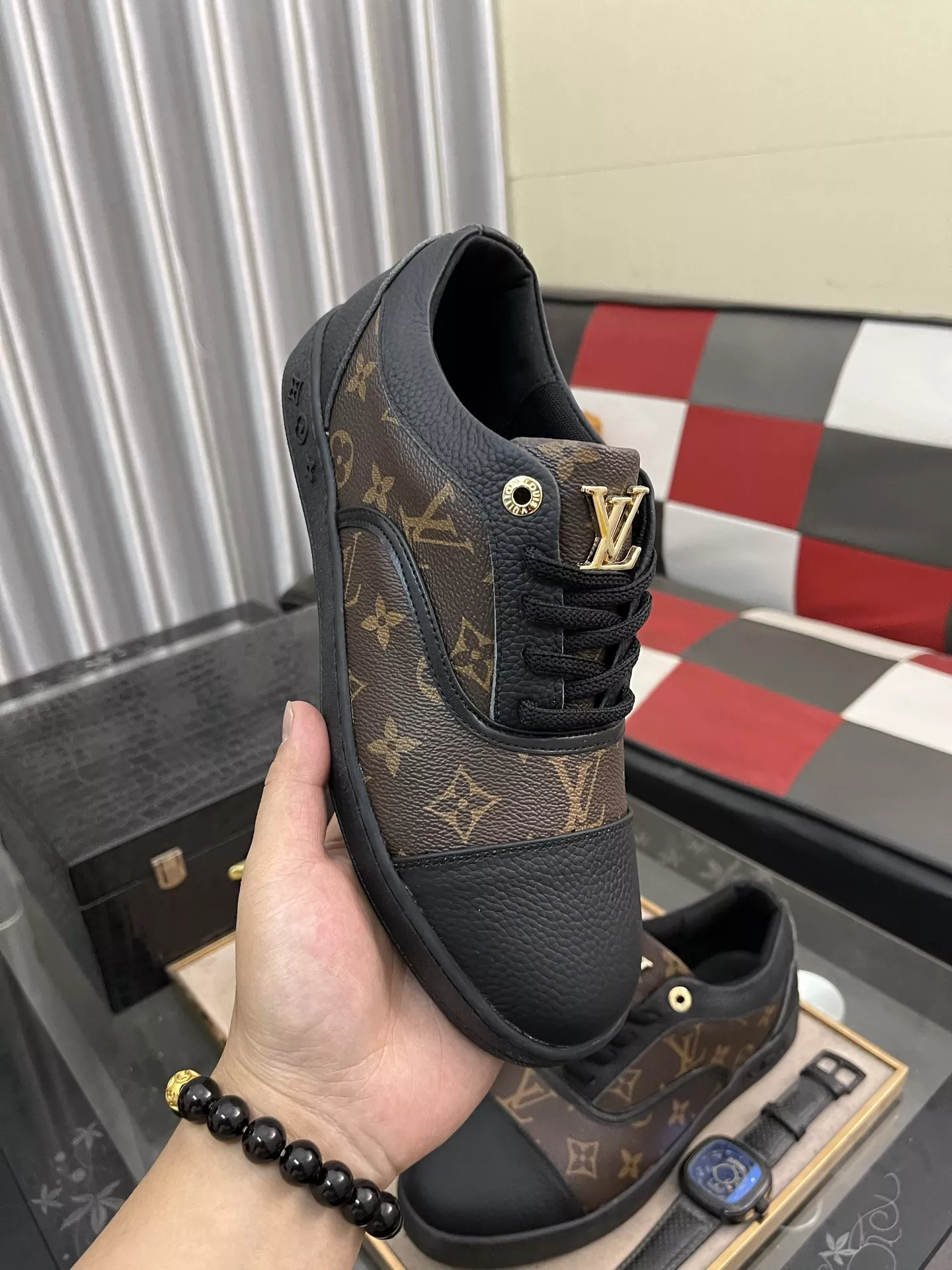 EyeCatching 2268 Louis Vuitton Casual Shoes For Men