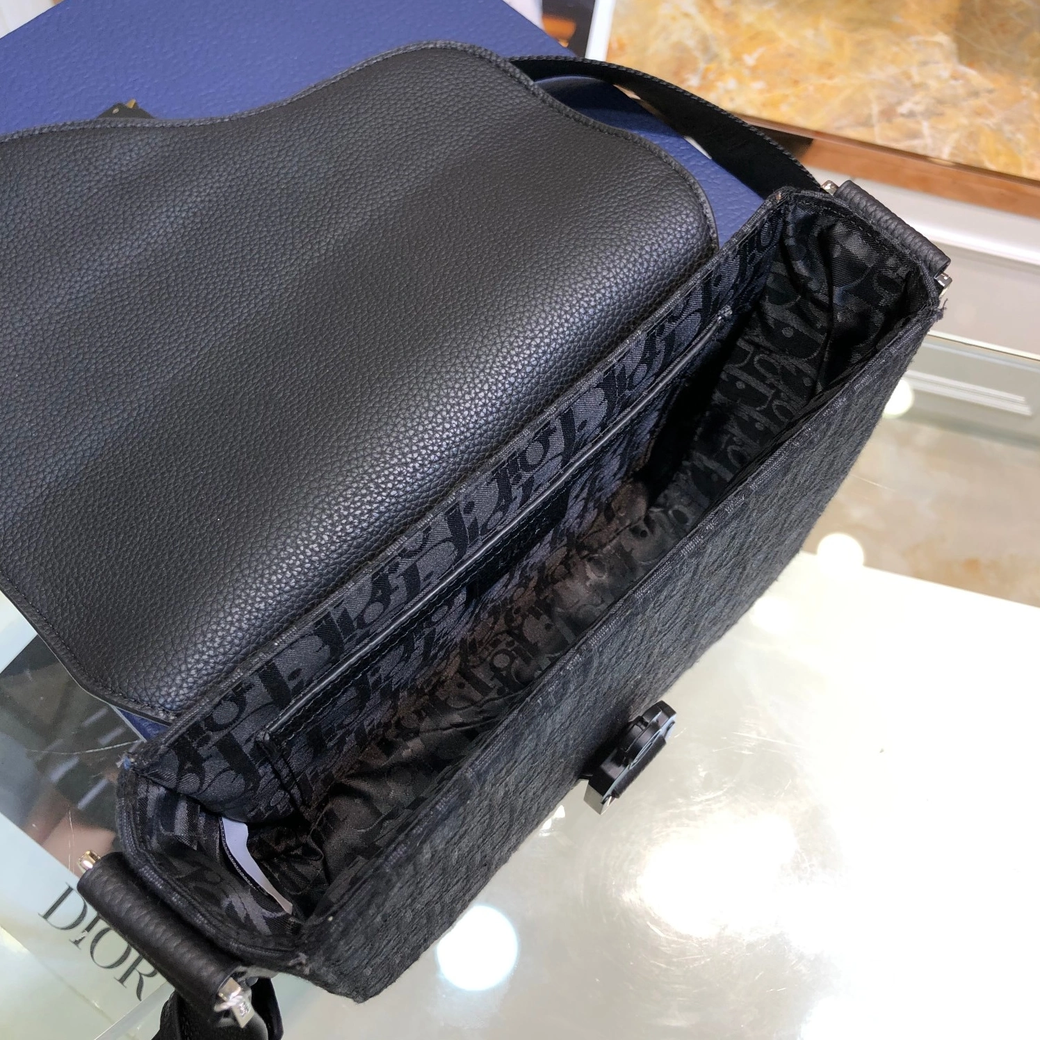 EyeCatching 2410 Christian Dior AAA Man Messenger Bags
