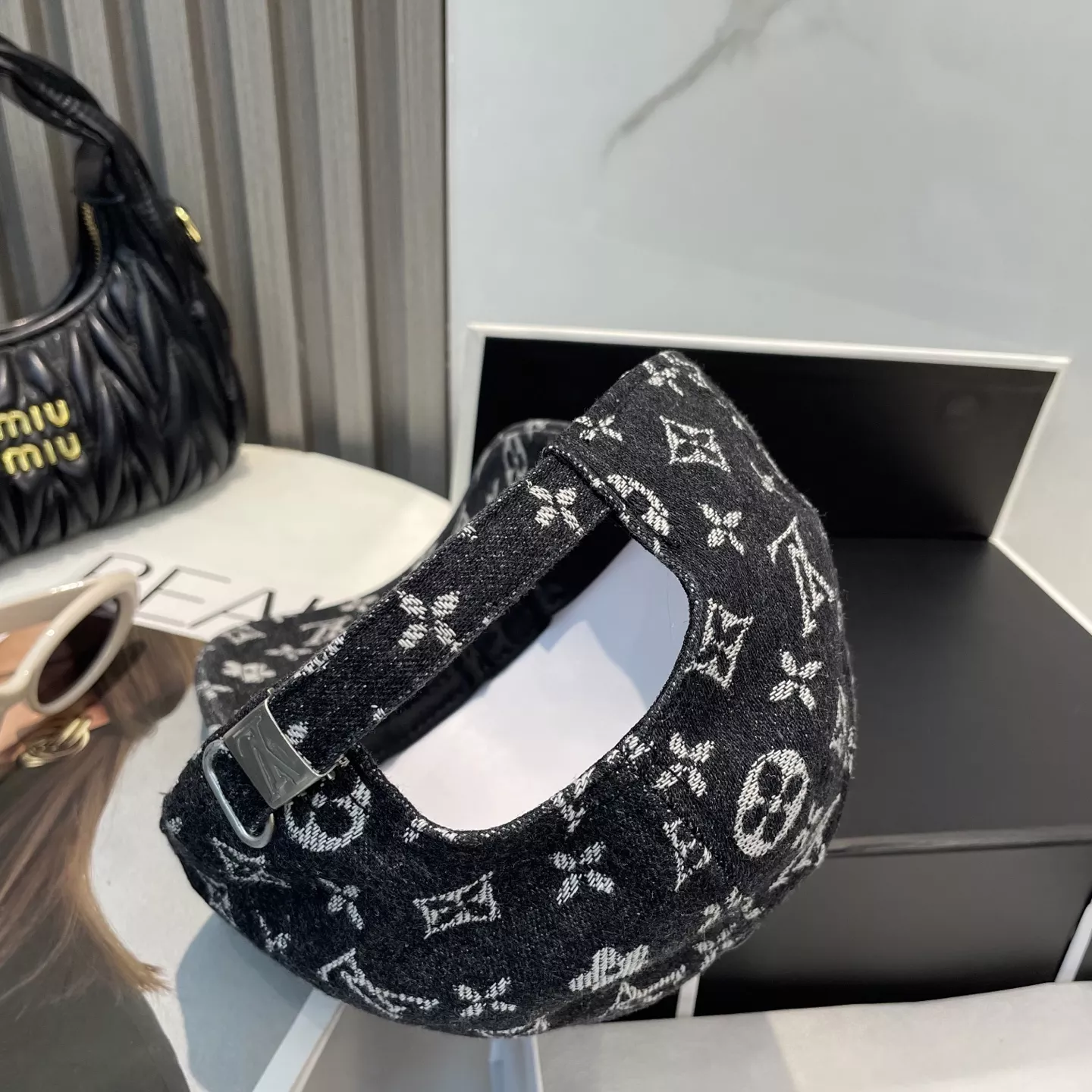 EyeCatching 2466 Louis Vuitton LV Caps