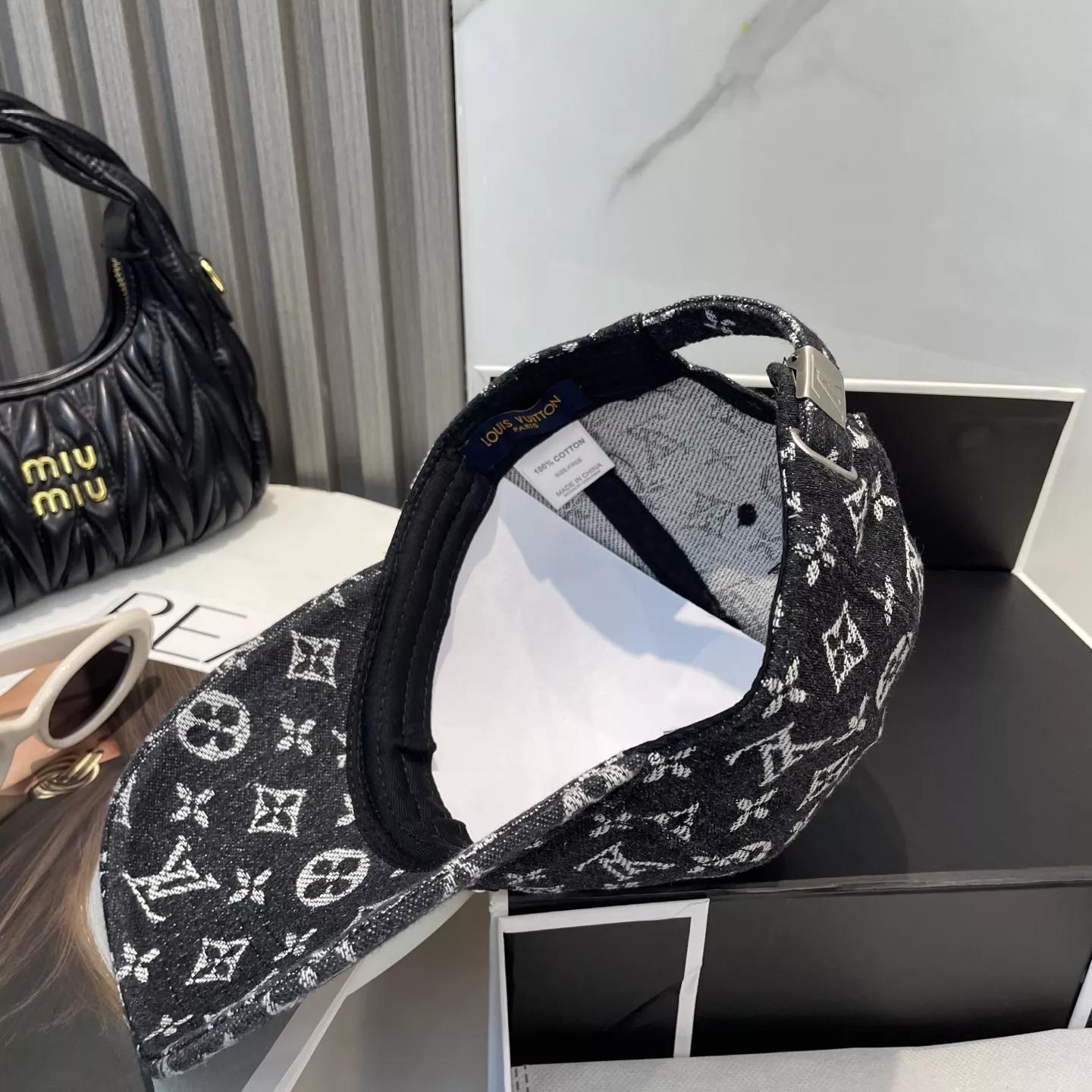 EyeCatching 2466 Louis Vuitton LV Caps