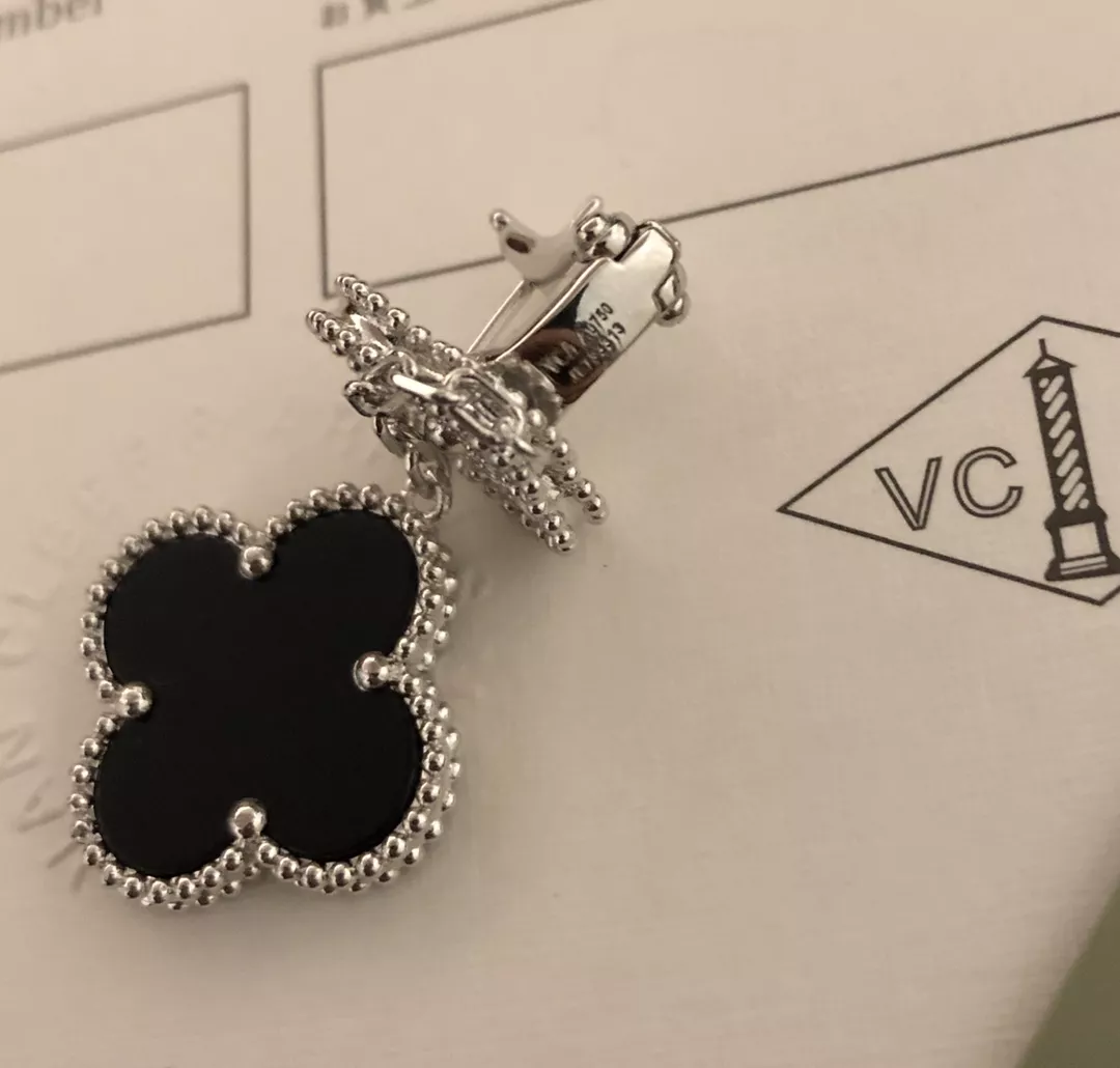 EyeCatching 2626 Van Cleef & Arpels Earrings For Women