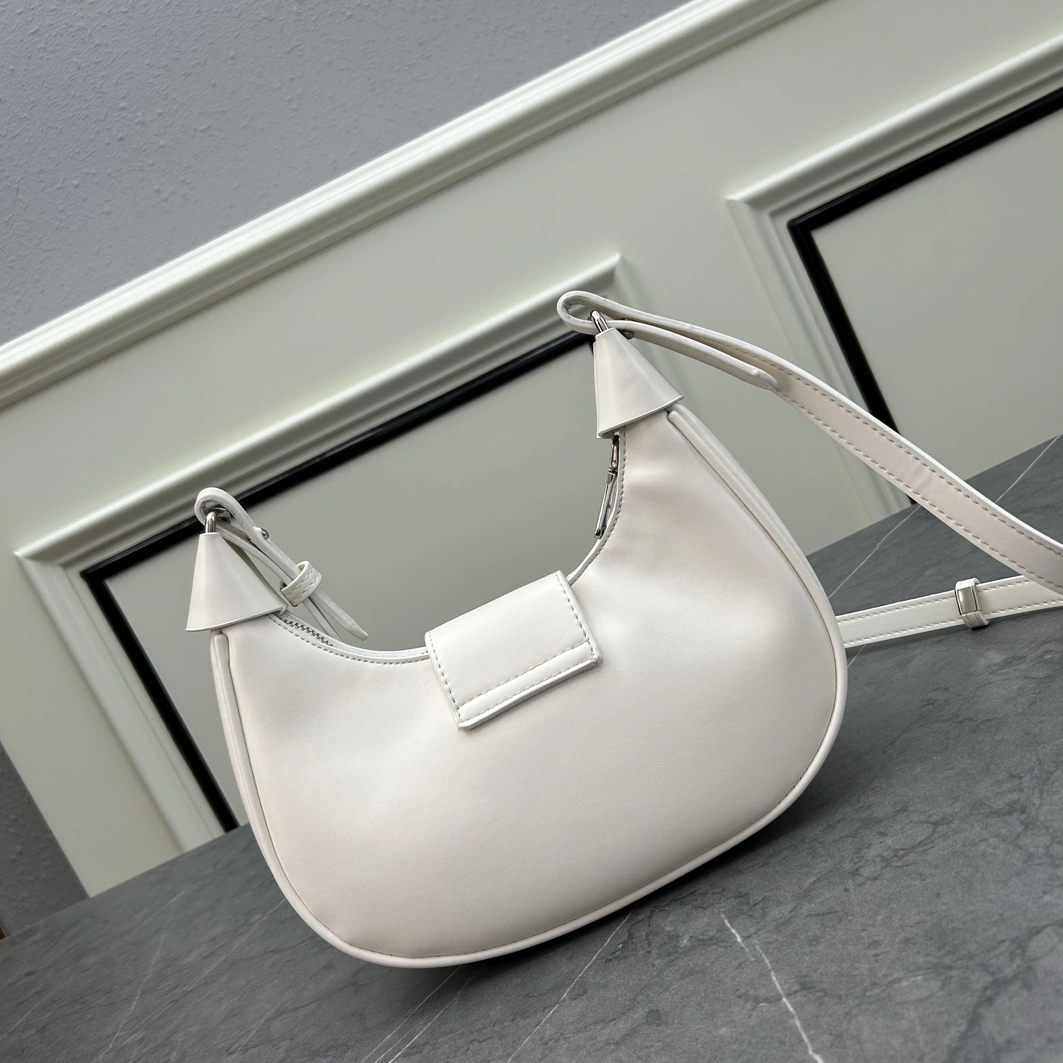 EyeCatching 2674 MIU MIU AAA Quality Messenger Bags For Women
