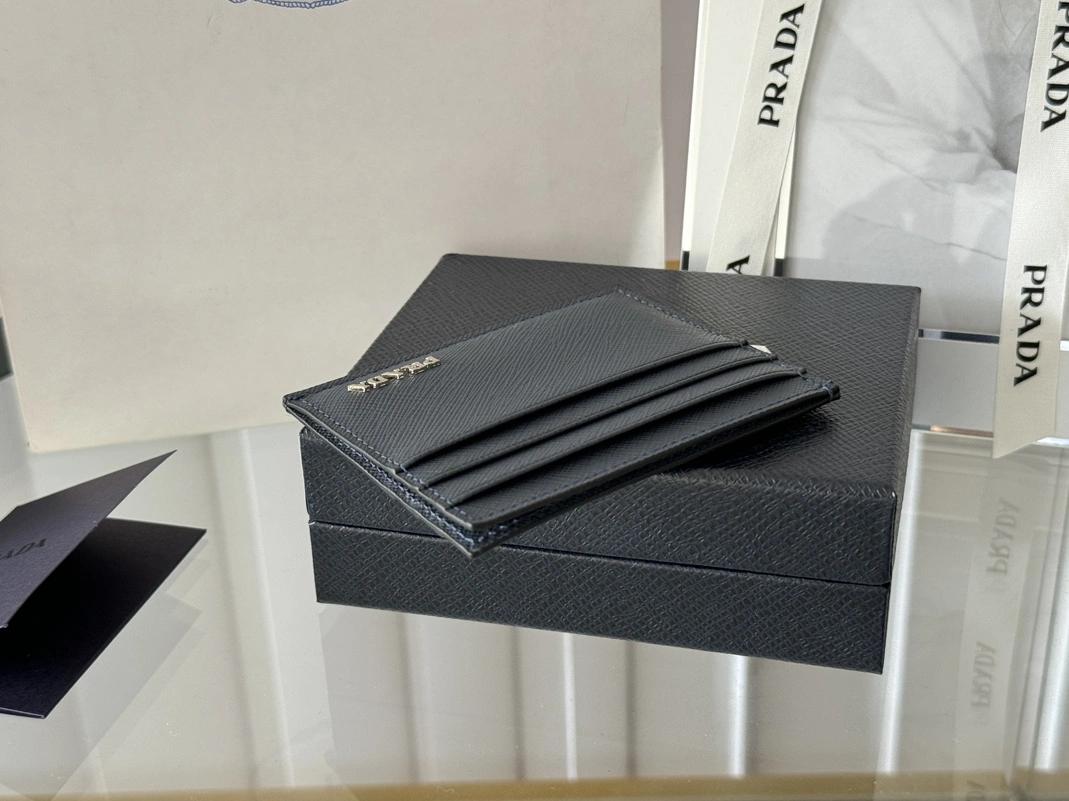 EyeCatching 2764 Prada Card Case In Navy