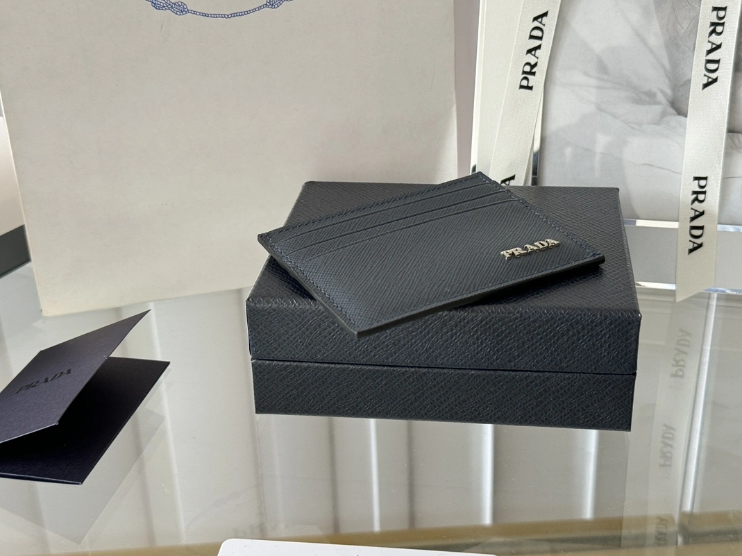 EyeCatching 2764 Prada Card Case In Navy