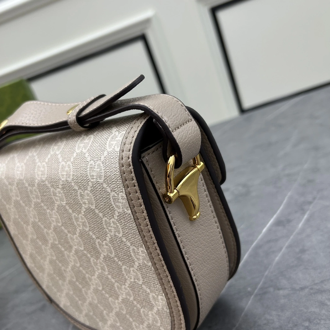 EyeCatching 2889 Gucci AAA Quality Messenger Bags For Women