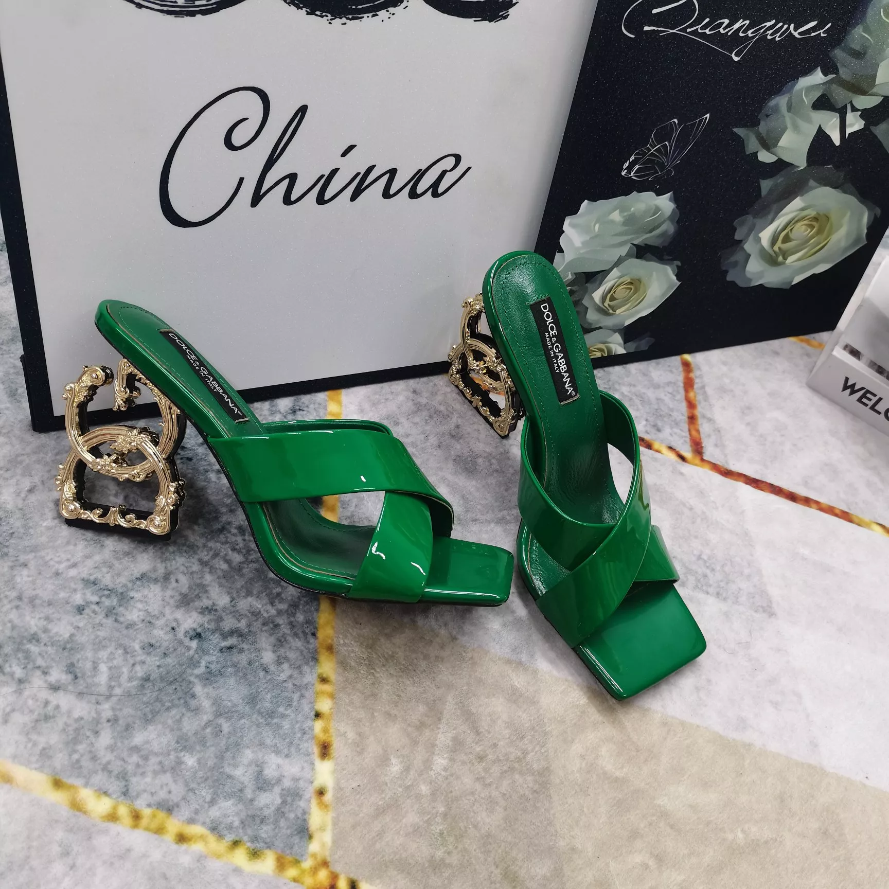 EyeCatching 2894 Dolce & Gabbana D&G Slippers For Women