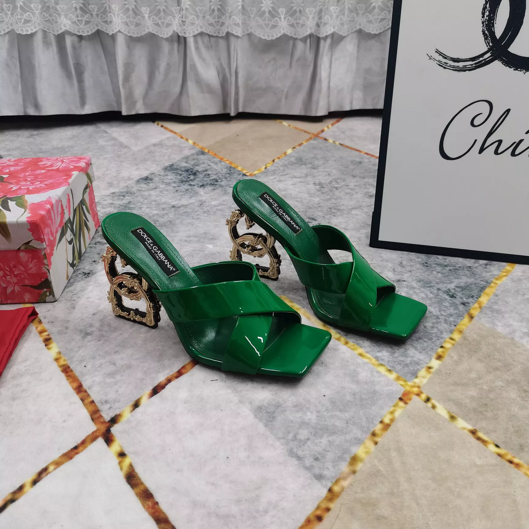 EyeCatching 2894 Dolce & Gabbana D&G Slippers For Women