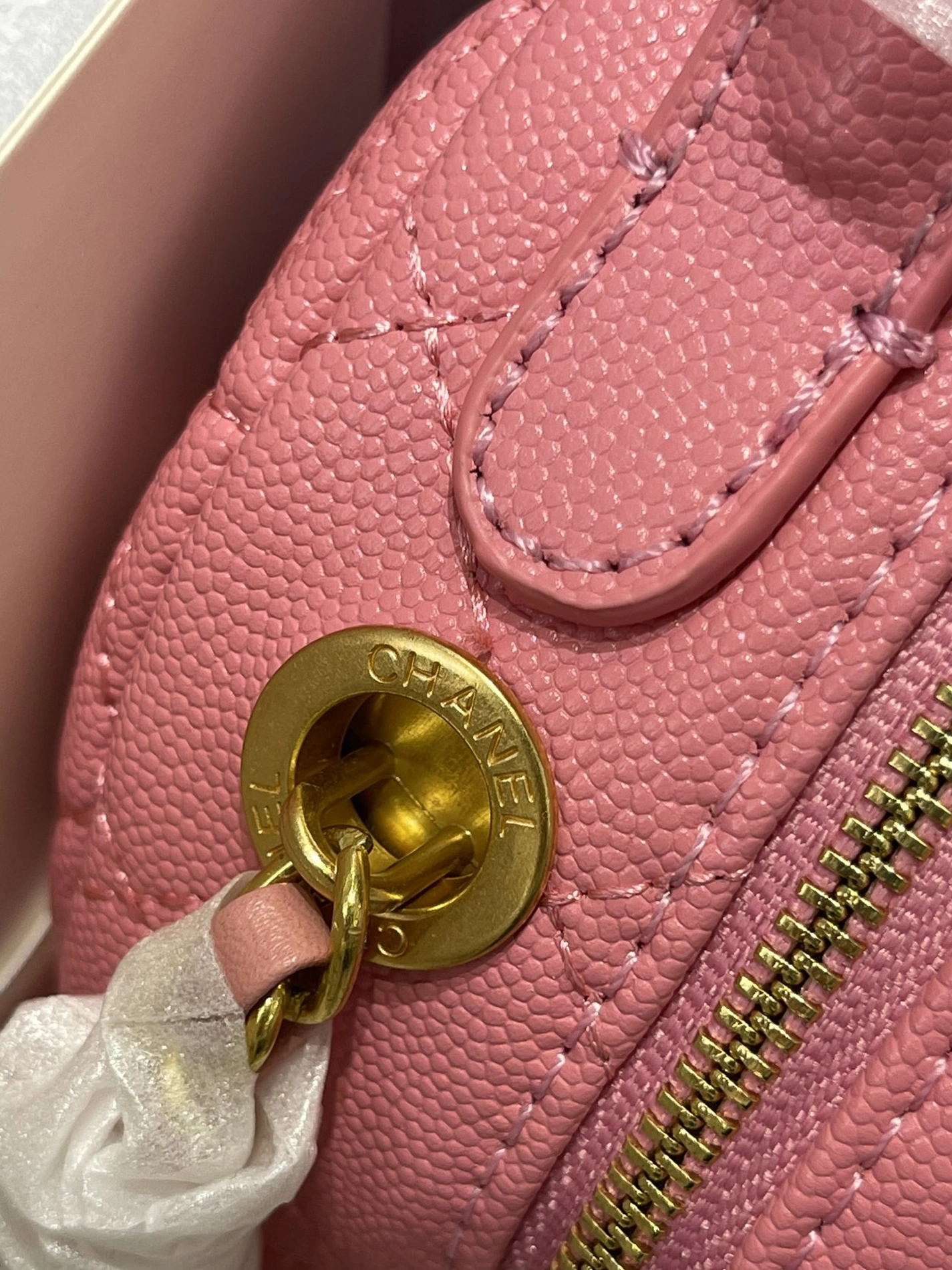 EyeCatching 2900 Chanel AAA Quality Messenger Bags For Women
