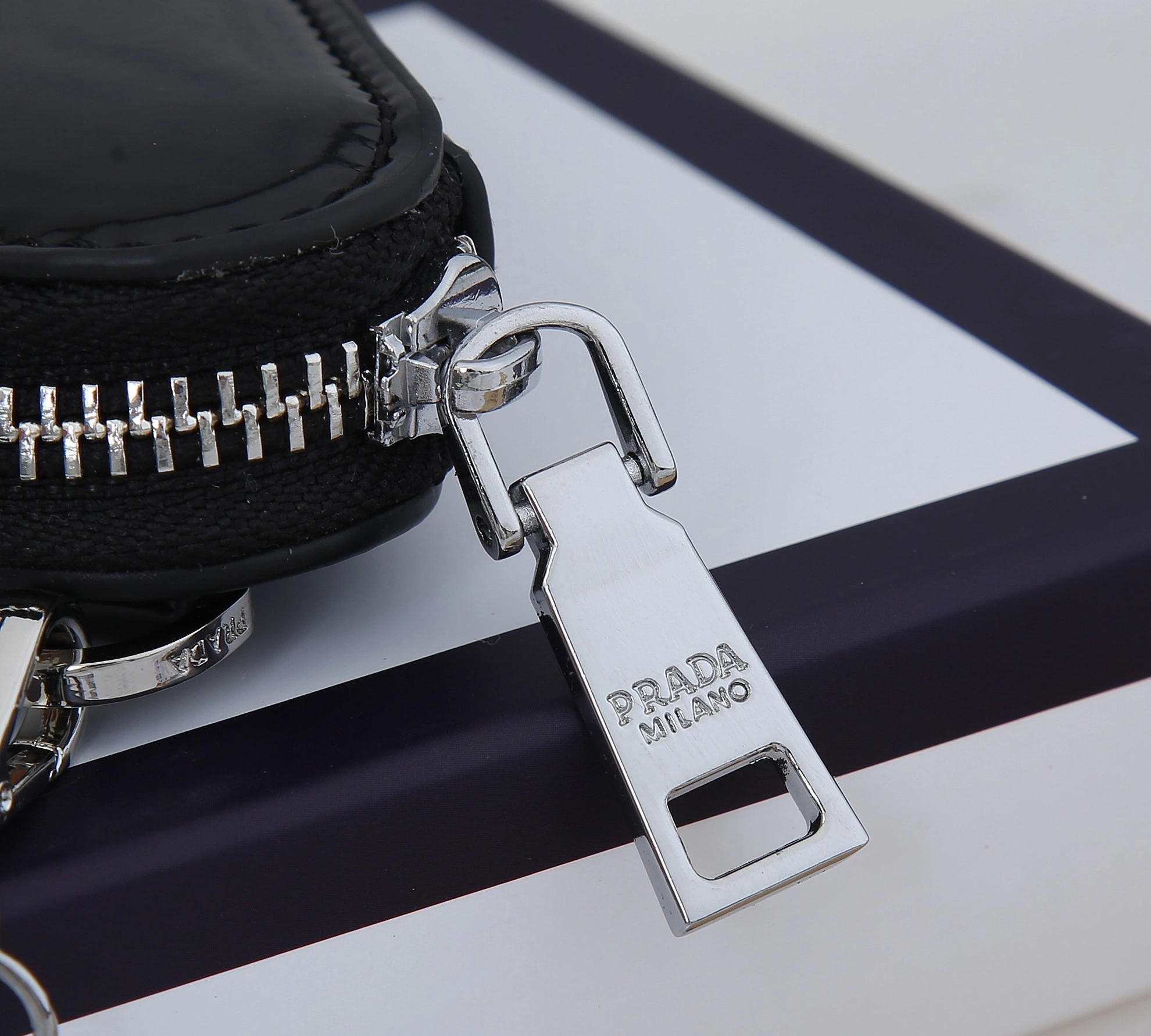 EyeCatching 2915 Prada AAA Quality Wallets For Women