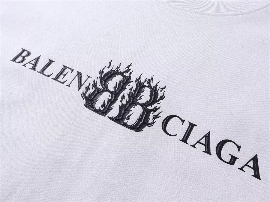 EyeCatching 2957 Balenciaga T-Shirts Short Sleeved For Unisex