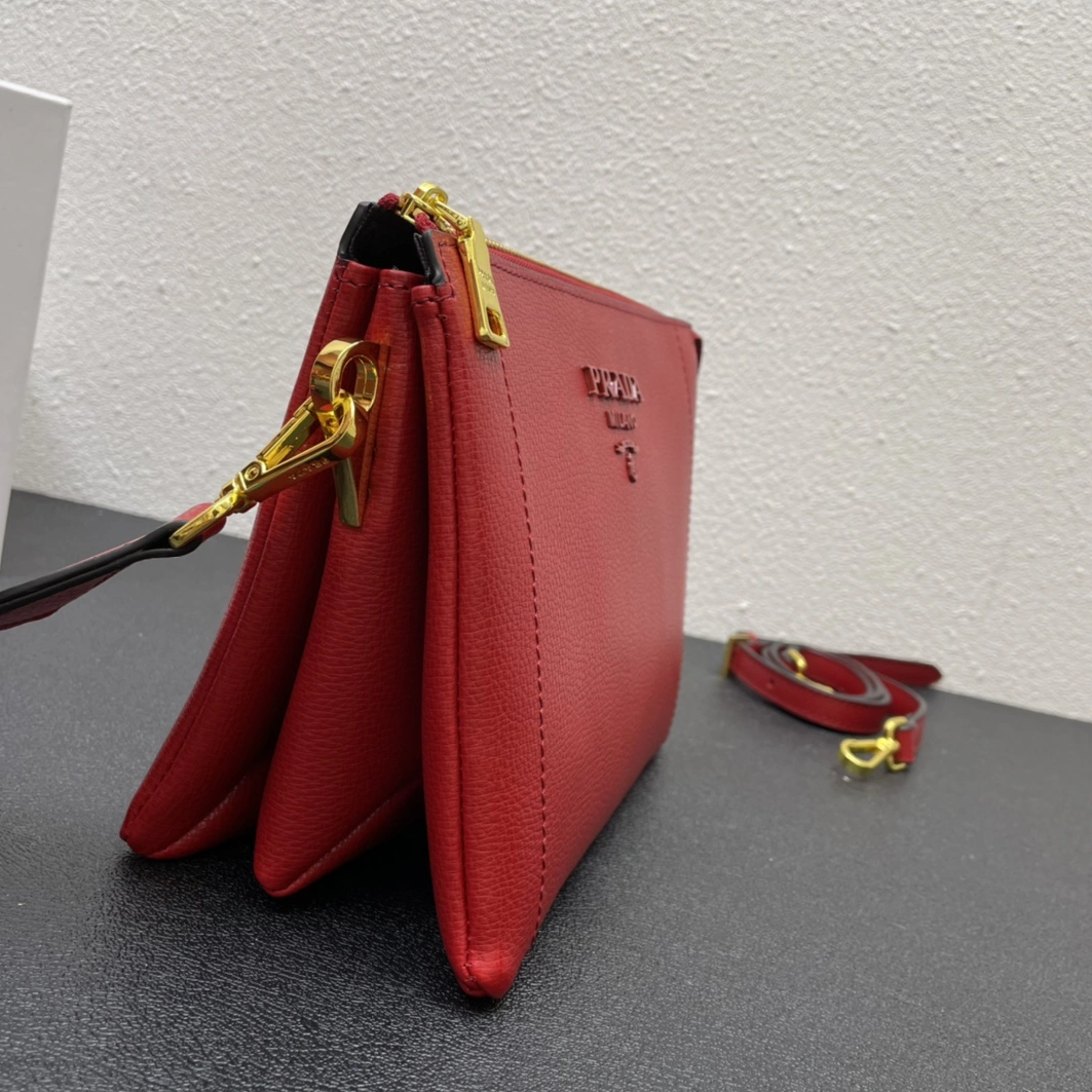 EyeCatching 3034 Prada AAA Quality Messenger Bags For Women