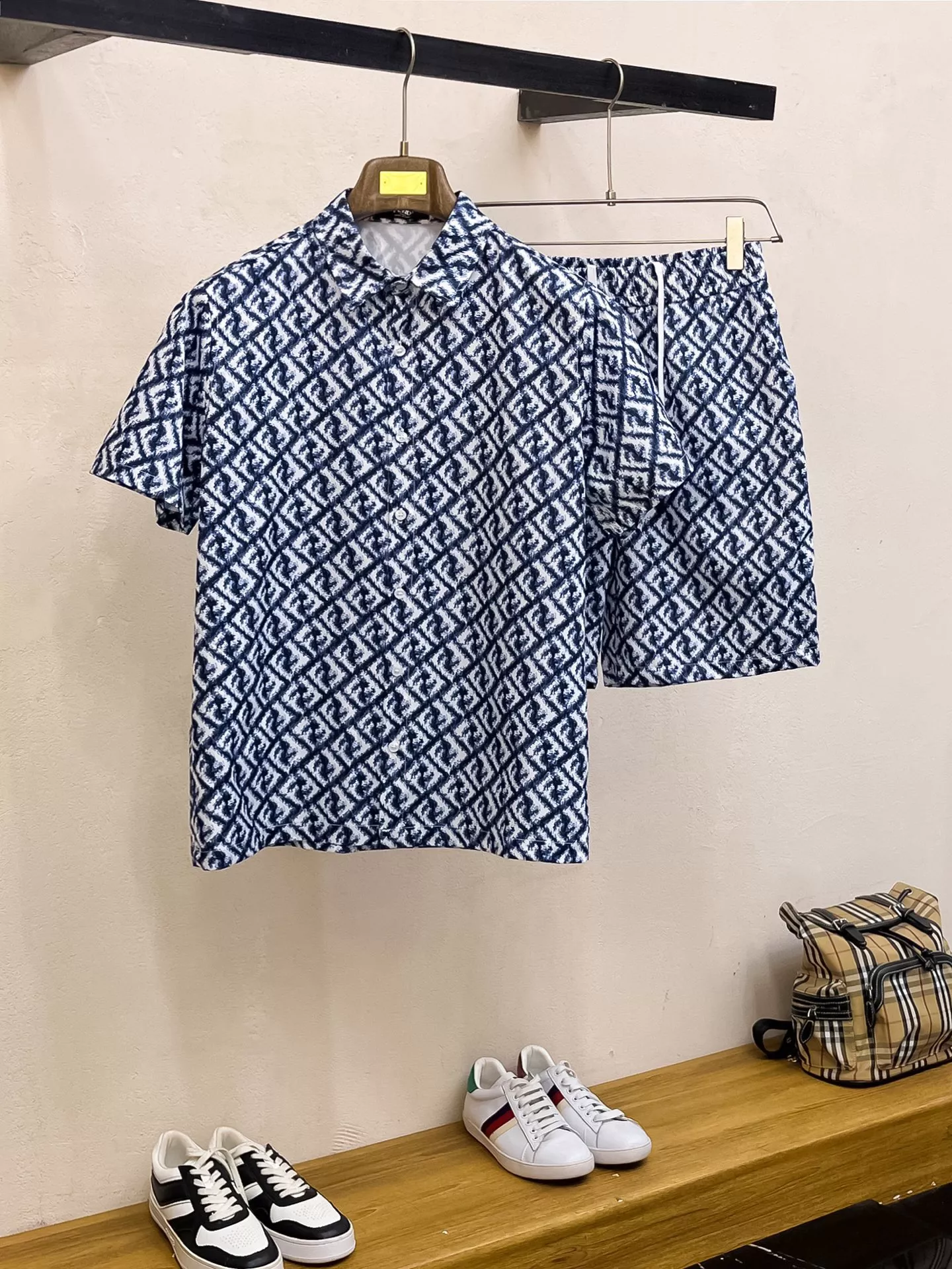 EyeCatching 314 Fendi Tracksuits Short Sleeved For Men